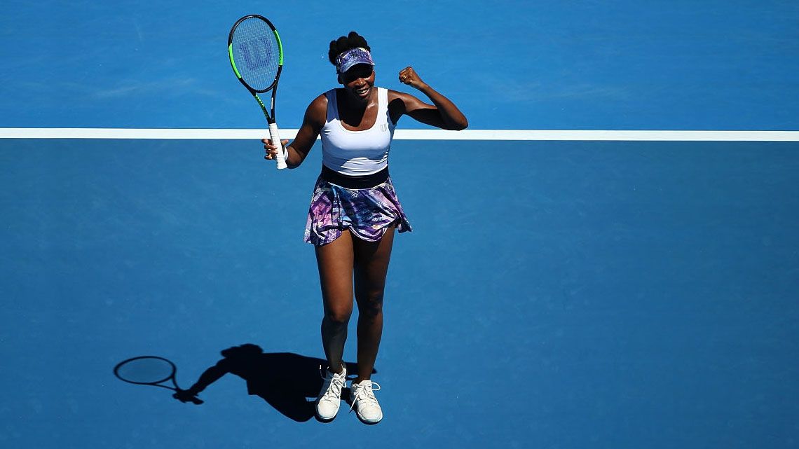 Venus Williams merayakan keberhasilannya meraih tiket ke perempatfinal. Copyright: © Michael Dodge/Getty Images